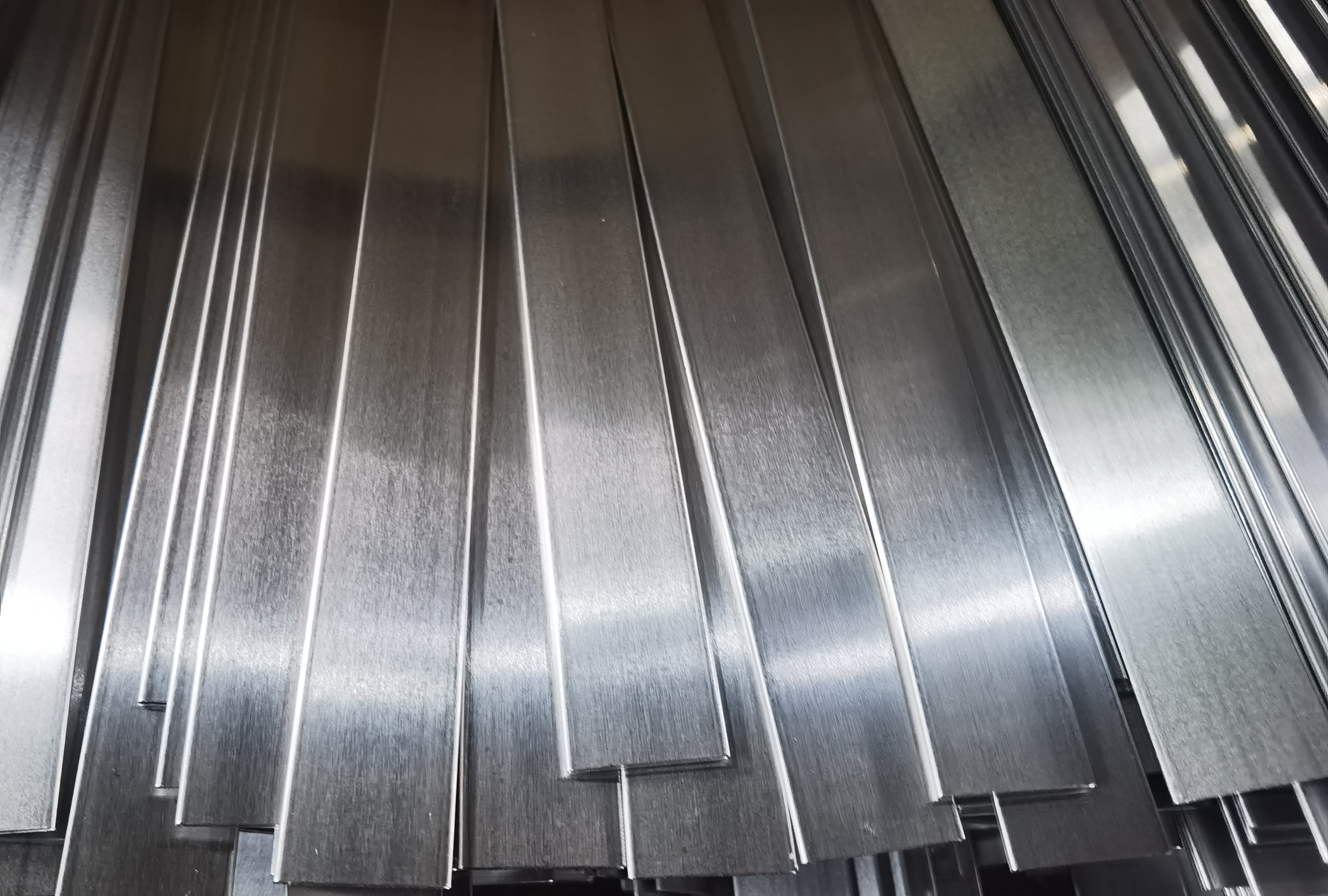 Waarom zijn 3003 aluminium buizen onmisbaar voor nieuwe energievoertuigcomponenten？
